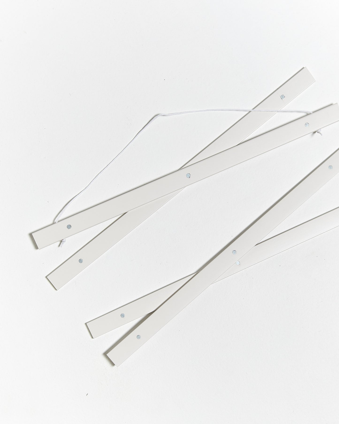 Magnetic white wooden poster hanger, 70cm