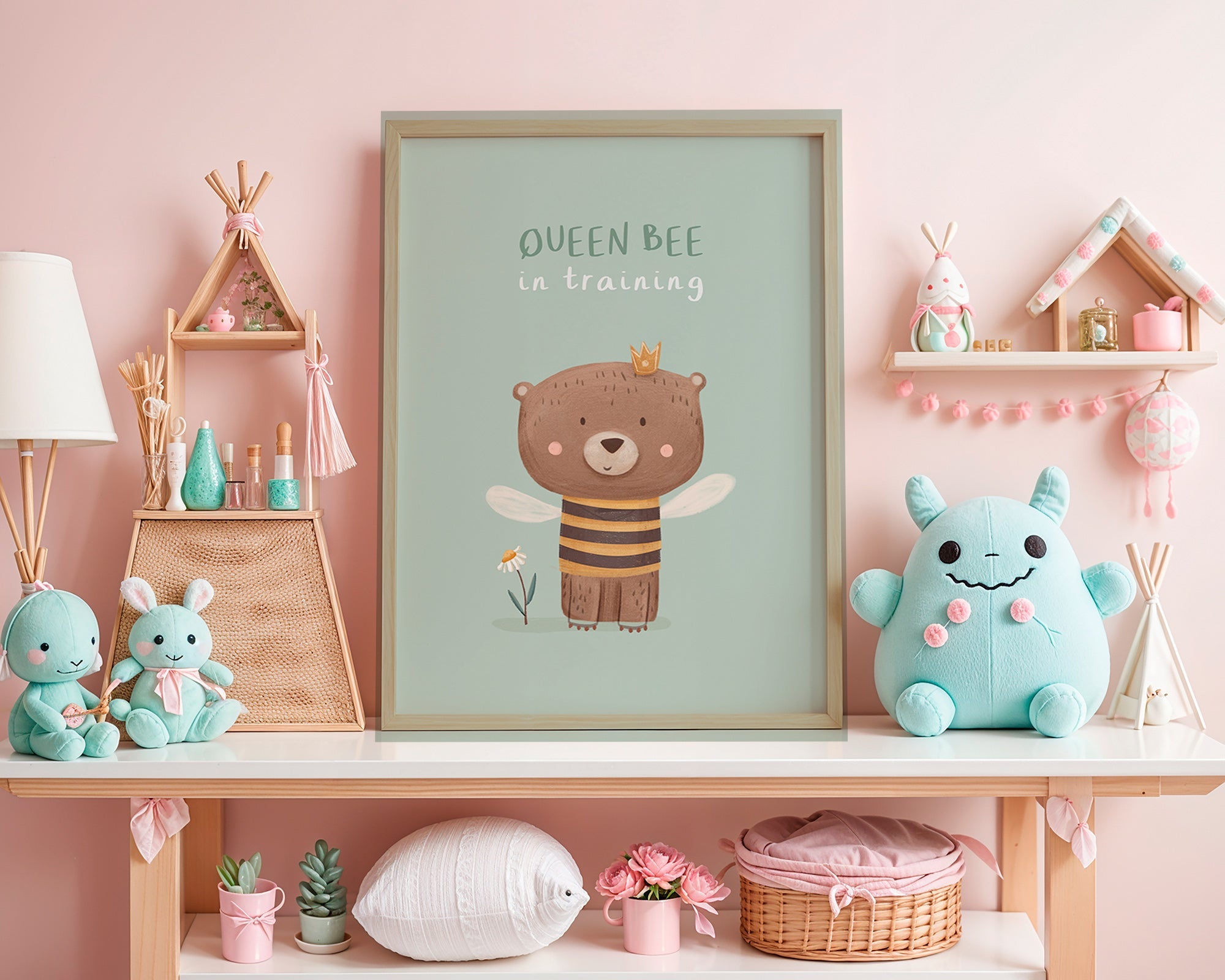 Kids print Queen Bee bear with crown