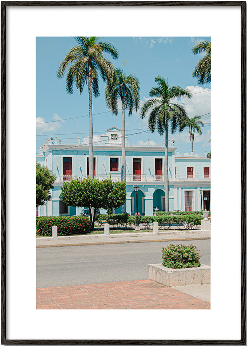 City art: blue façade with palms
