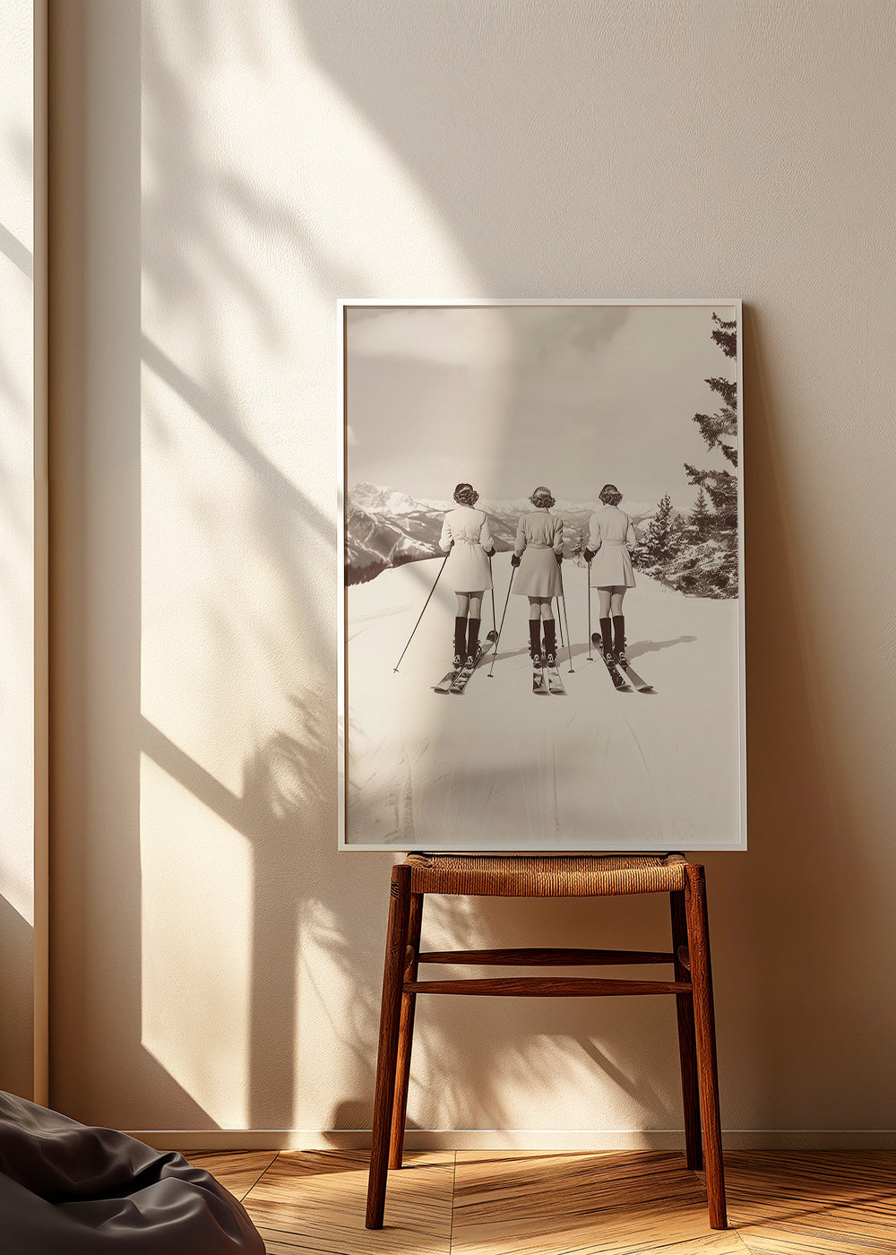 Cuadro vintage: esquiadoras retro en fila – Product2