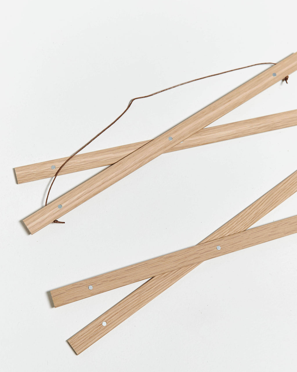 Magnetic oak wooden poster hanger, 30cm